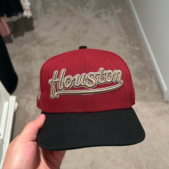 New Era Other - HOUSTON ASTROS HAT WORN ONCE SIZE 7 1/8